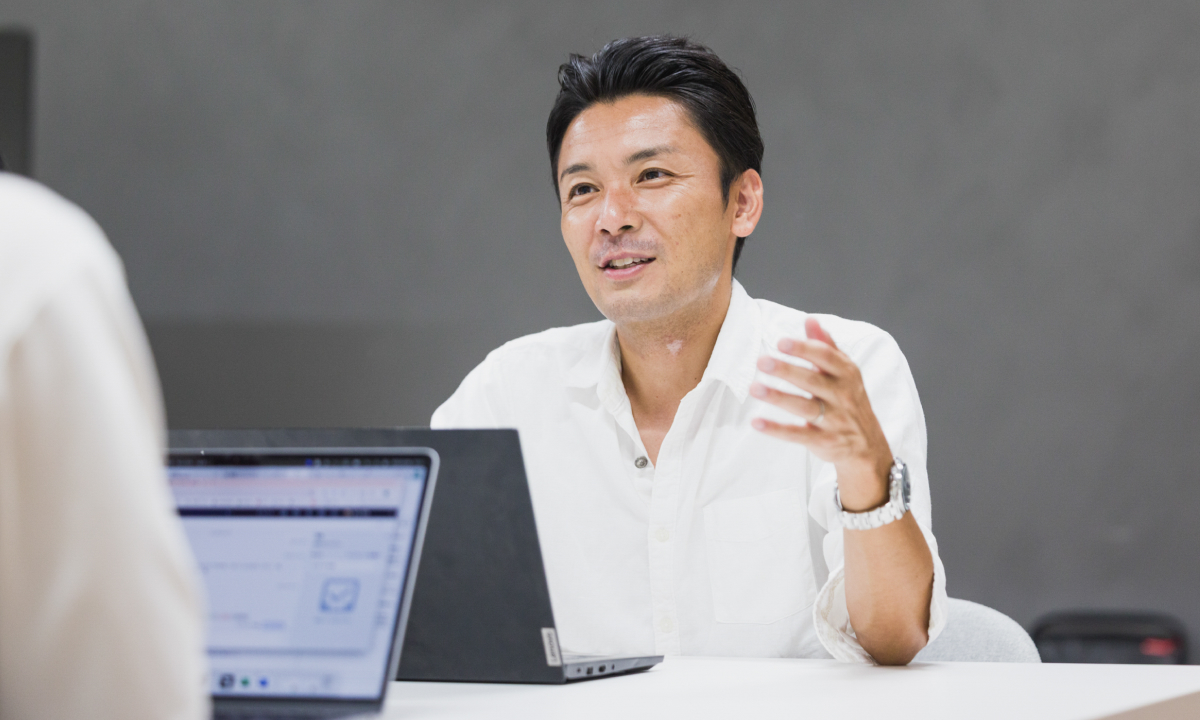 画面越しとはまったく異なる。
顔を合わせるからこそ、生まれるもの。