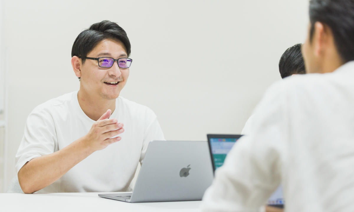 採用戦略の設計から実行まで、
企業に寄り添い、
採用課題を解決する。